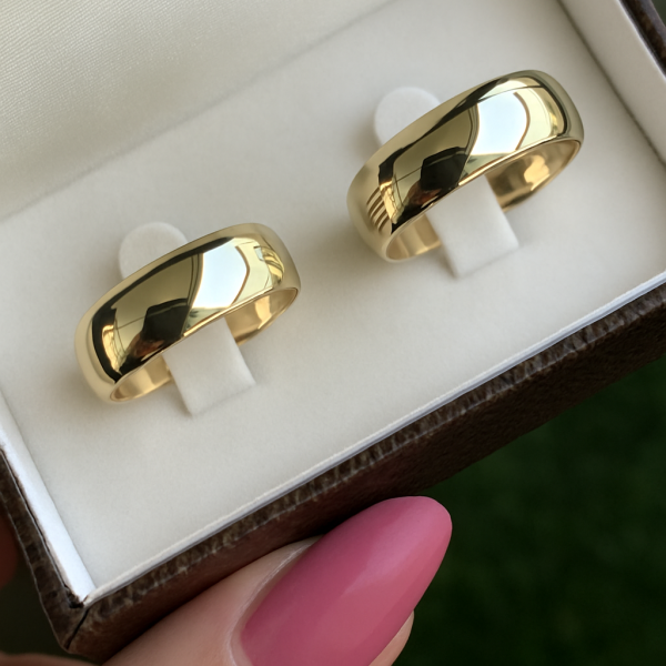 Par de Alianças Boleadas em Ouro Amarelo - Tradicional 18k/750